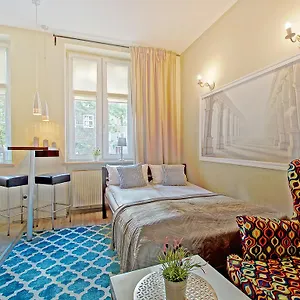  Apartment Kameralny V